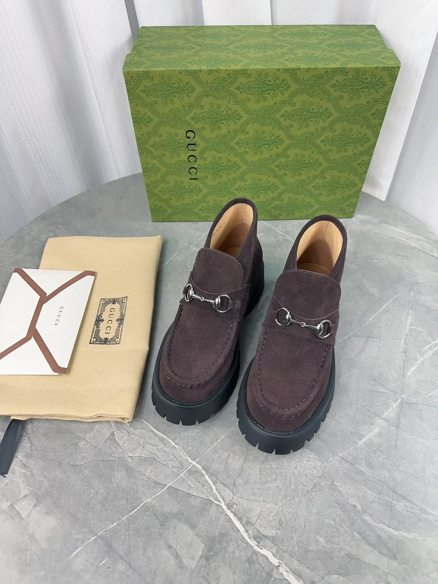 Men's shoes 💰620💰 New model from Gucci, double GG groove thick-soled loafers. The original version is made 1:1. Super beautiful quality, classic model at the counter. ❶Upper: original open-edge beaded cowhide ❷Inner lining: water-dyed cowhide ❸Feet: water-dyed cowhide ❹Outsole: ultra-light original sole ❺Thick sole heightening: 3.5cn ❻Packing: original packaging ❼Number: 35-42 (41 41 customized, non-refundable) Men's model: 38-46 (45, 46 customized, non-returnable)